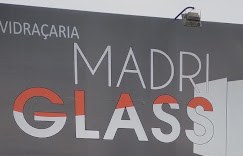 Letreiro da loja da Madri Glass